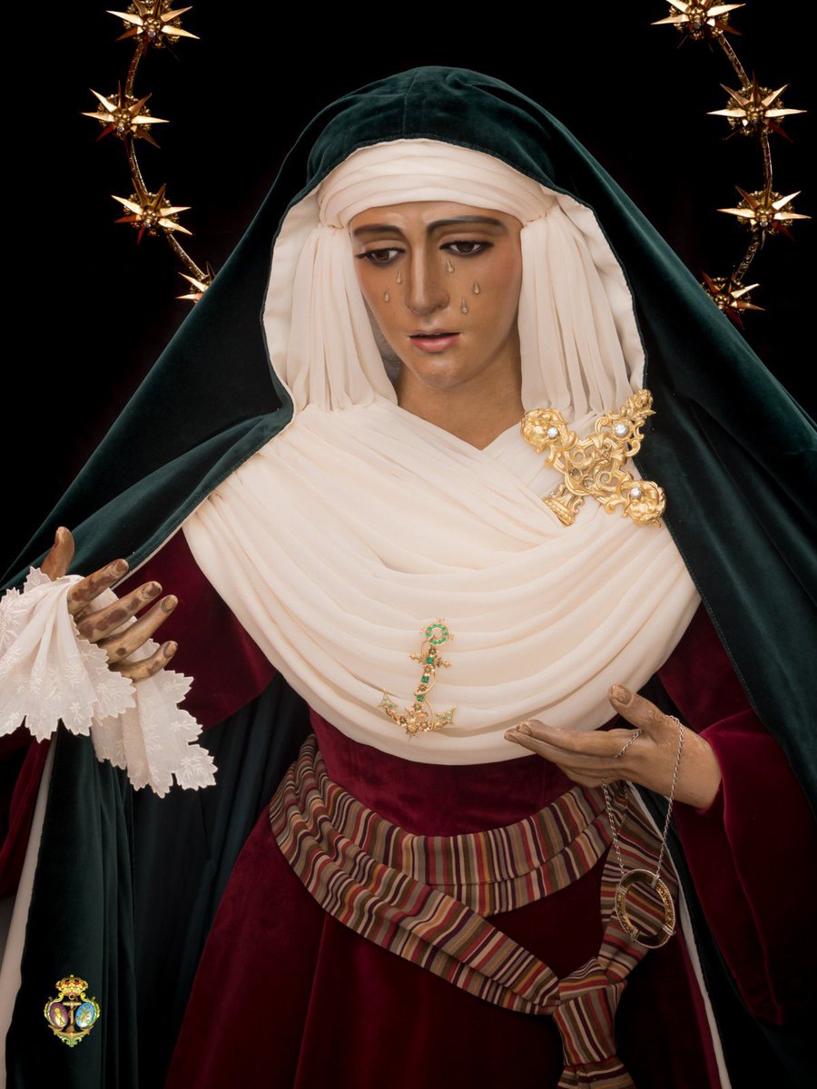 EspDeTriana's tweet photo. #ACTUALIDAD | Nuestra Señora de la Esperanza viste en éste miércoles de ceniza su tradicional idumentaria de hebrea, compuesto de saya burdeos y manto verde. https://t.co/dzjfvLR1MQ
