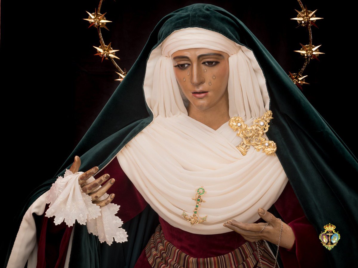 EspDeTriana's tweet photo. #ACTUALIDAD | Nuestra Señora de la Esperanza viste en éste miércoles de ceniza su tradicional idumentaria de hebrea, compuesto de saya burdeos y manto verde. https://t.co/dzjfvLR1MQ