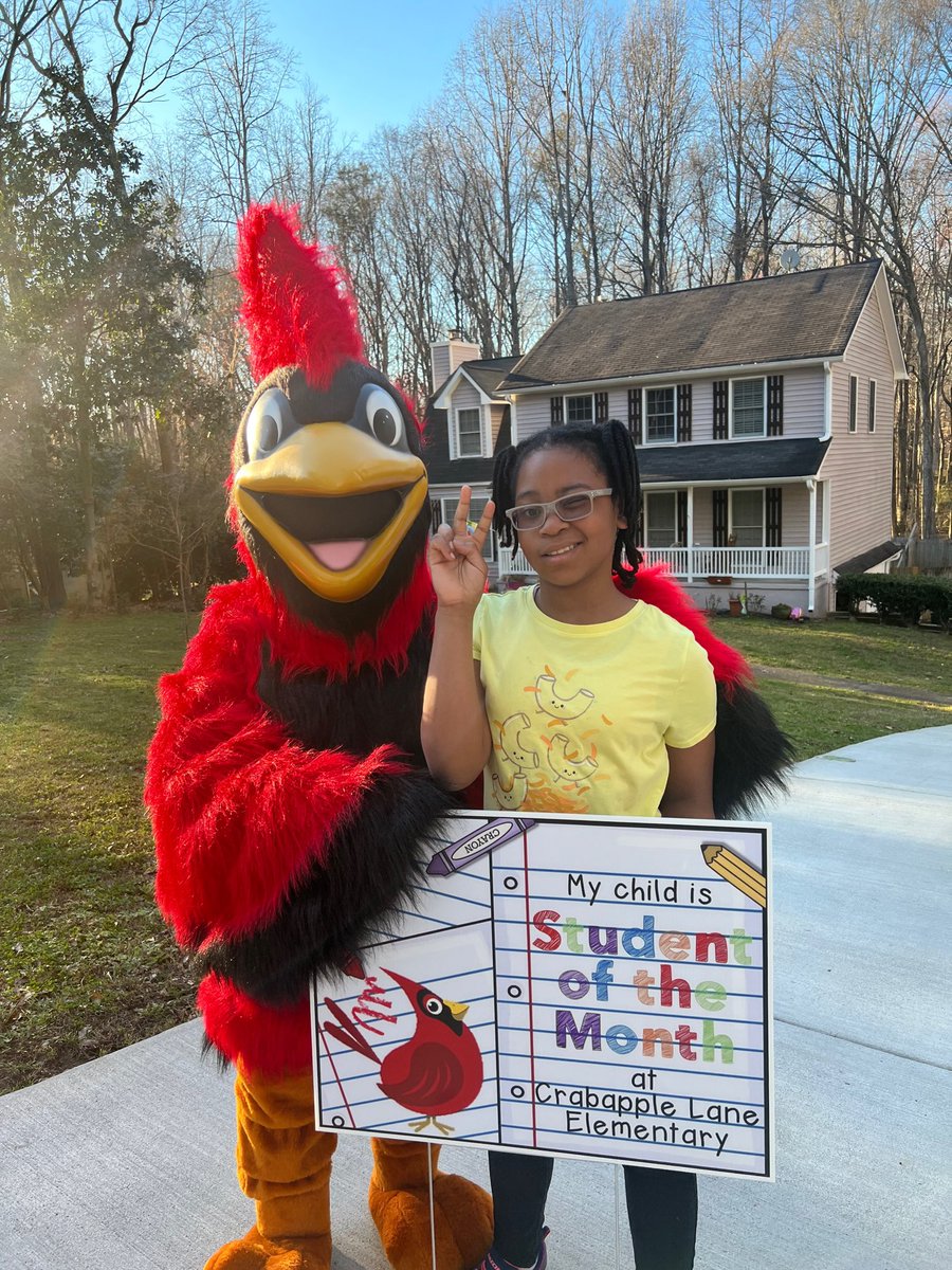 sanders_CLES's tweet photo. The Cardinal Caravan and Crimson were out recognizing leaders that demonstrate being safe, respectful, and present @CLESCardinals @fcboe @FayettePBIS https://t.co/s73LgNrqR6