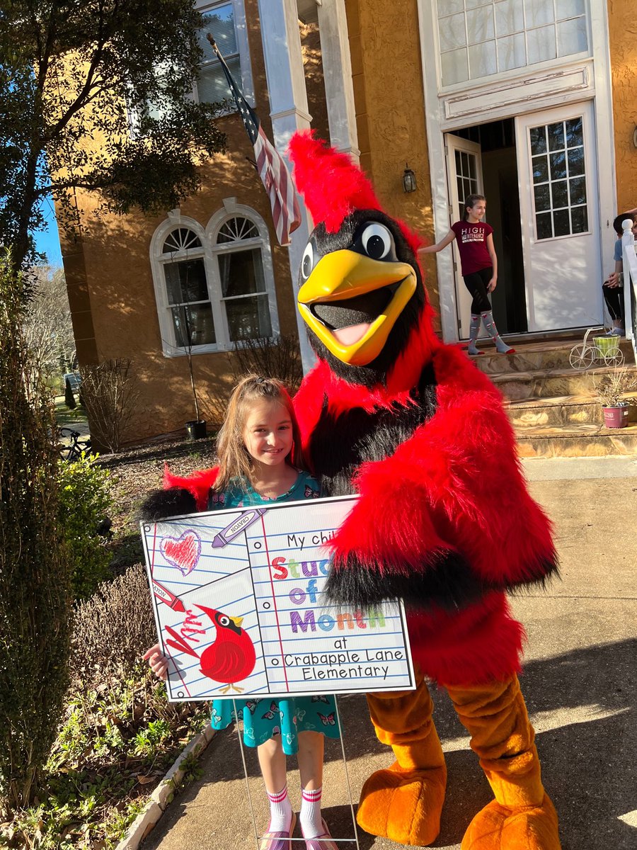 sanders_CLES's tweet photo. The Cardinal Caravan and Crimson were out recognizing leaders that demonstrate being safe, respectful, and present @CLESCardinals @fcboe @FayettePBIS https://t.co/s73LgNrqR6