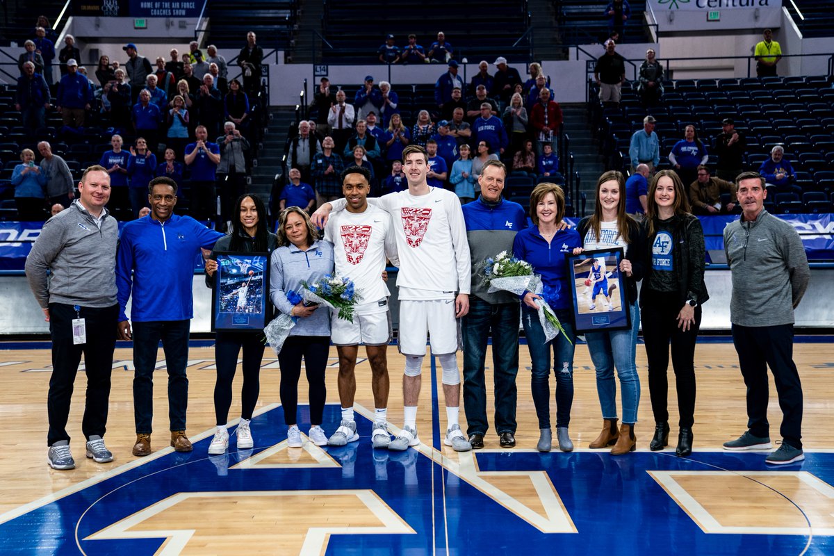 AF_Falcons's tweet photo. Celebrating these @AF_MBB seniors 🙌 https://t.co/T9HA8umOOJ