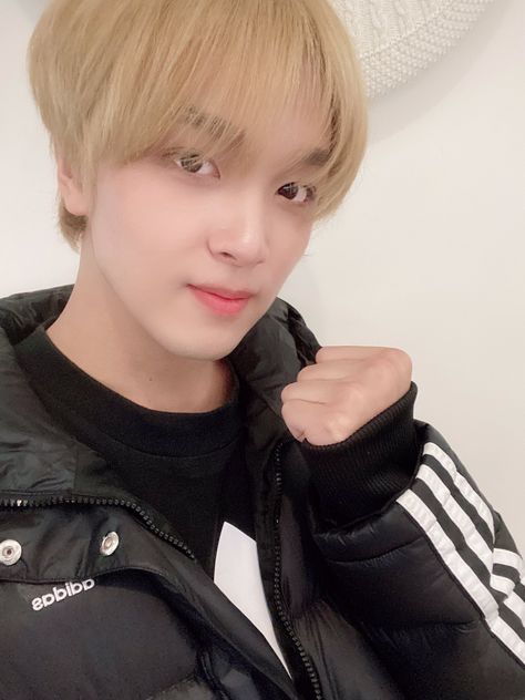 HJHCFILM's tweet photo. adidas
#hyunjae #haechan #현재 #해찬 https://t.co/zxnr8yARme