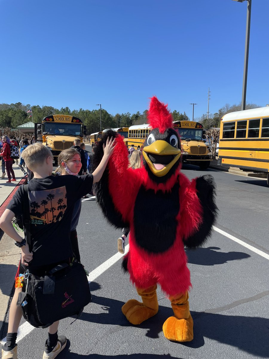 sanders_CLES's tweet photo. There were lots of excited Cardinals to see Crimson and know it was time to celebrate some special friends @CLESCardinals @fcboe @FayettePBIS https://t.co/RReSMlMT0A