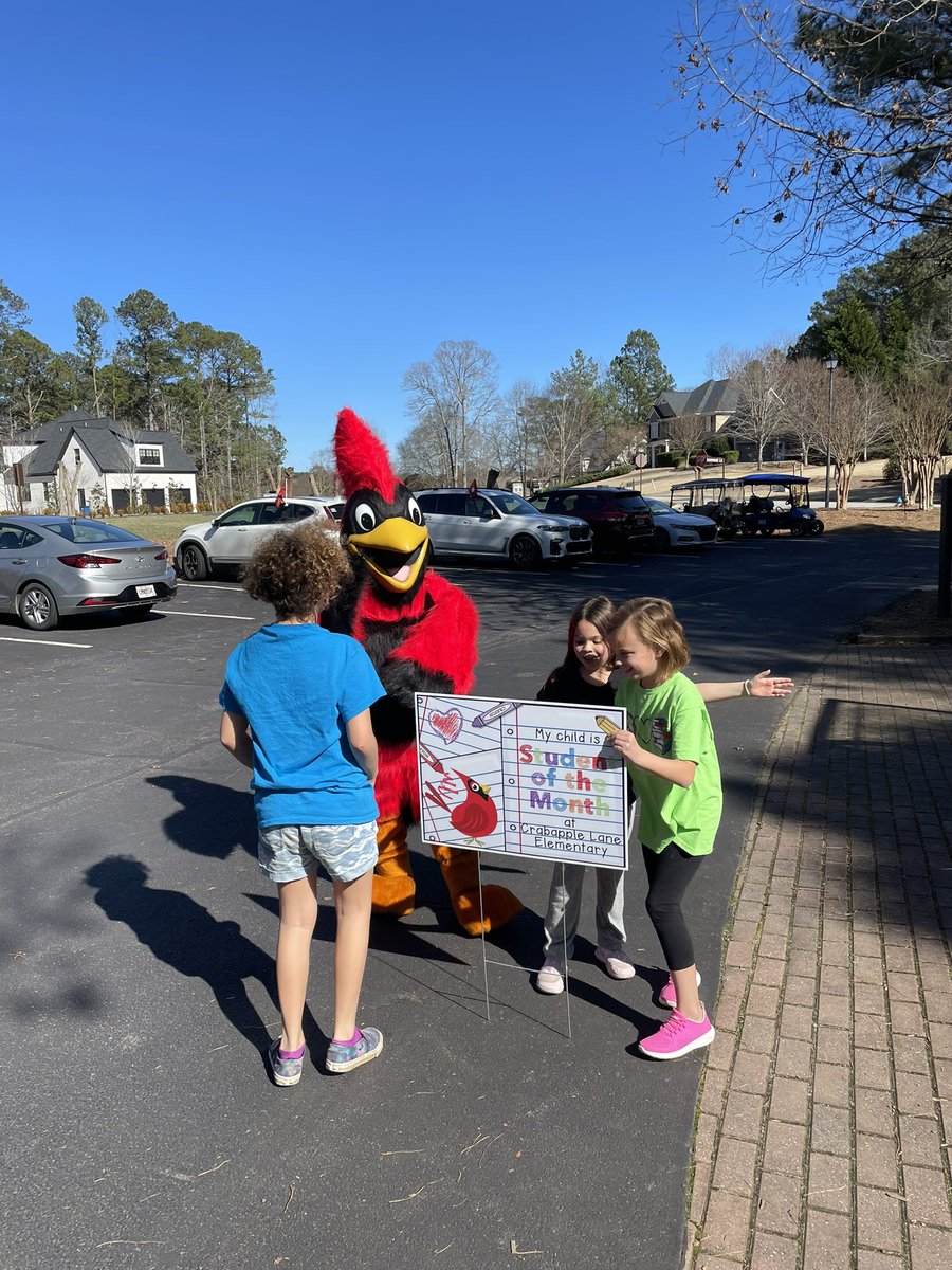 sanders_CLES's tweet photo. There were lots of excited Cardinals to see Crimson and know it was time to celebrate some special friends @CLESCardinals @fcboe @FayettePBIS https://t.co/RReSMlMT0A