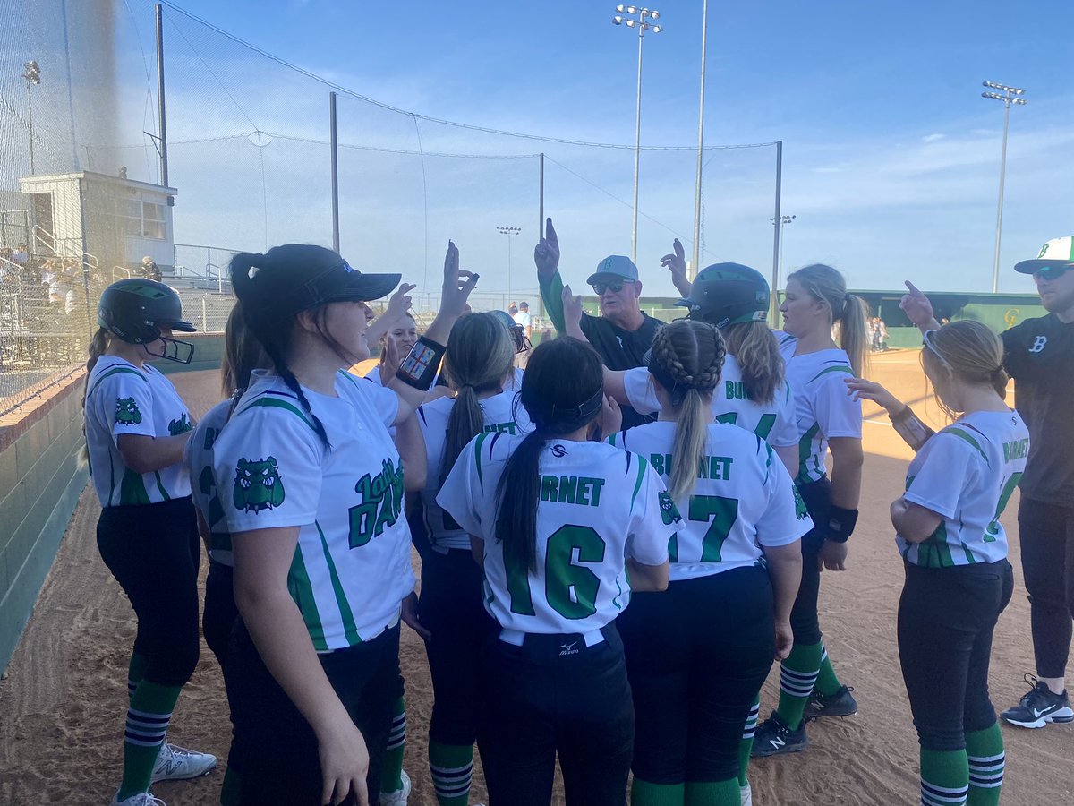 Lady Dawgs get the sweep over Canyon Lake 🧹 
JV won 13-2, V won 9-7.
Varsity player of the game was Maddi Moise with some timely hits, 3 RBIs, &amp; 1 HR 💪🏼