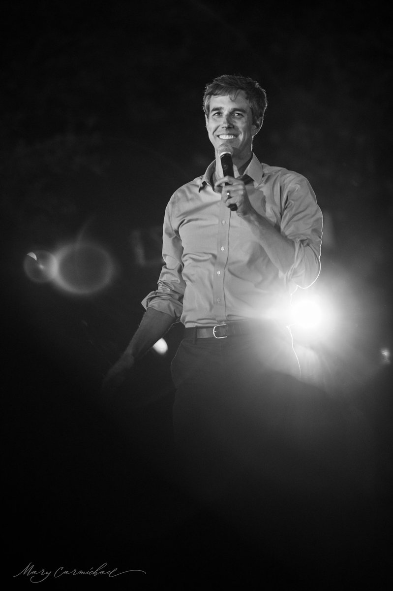MaryMinusLamb's tweet photo. To celebrate @BetoORourke winning the Dem Nomination here are some of my favorite photos I took back in 2019. Let’s goooo!! #BetoForGovernor #BetoForTexas #IVoted https://t.co/cTOb9h33bH