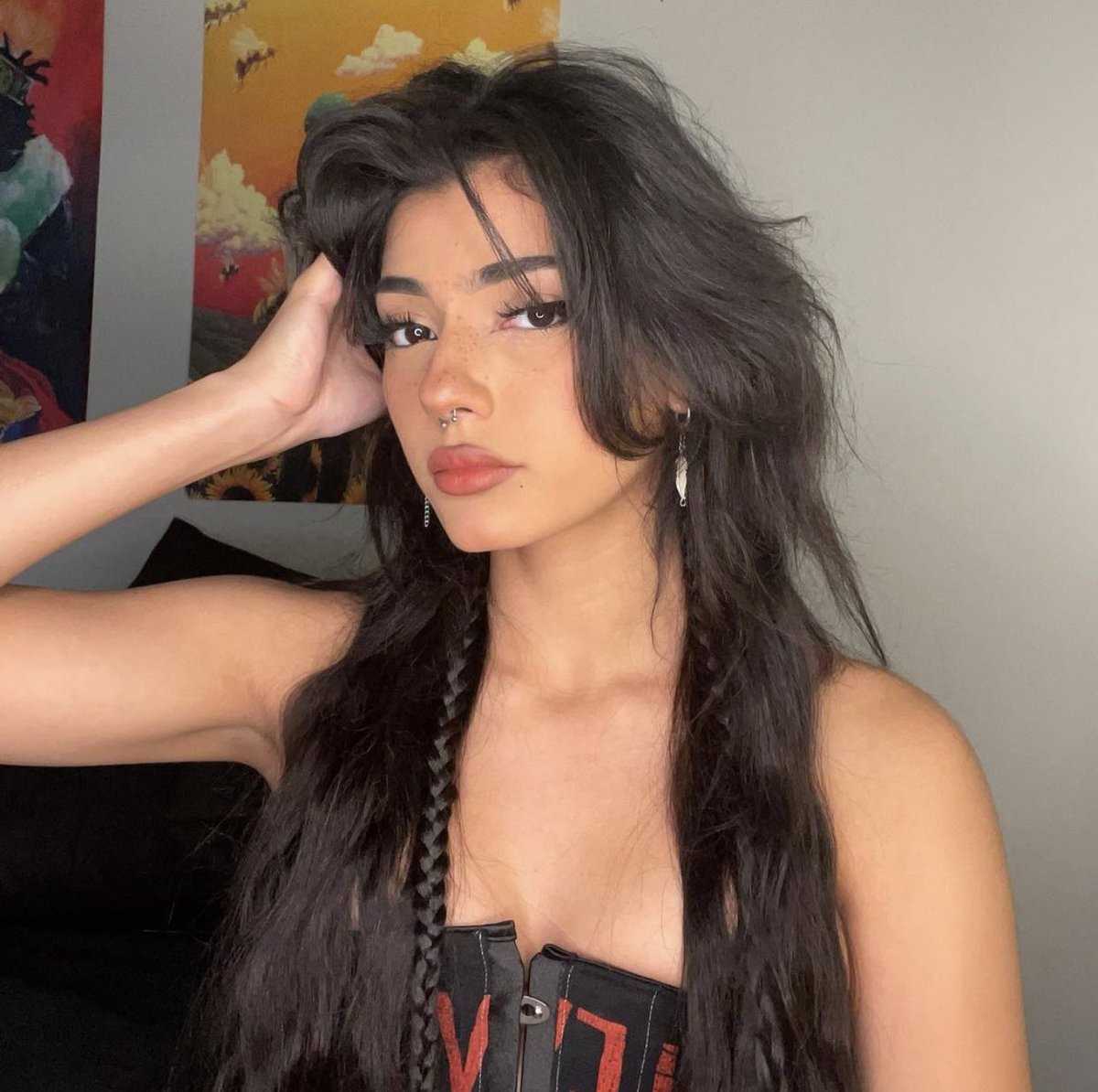 _wawanakwa's tweet photo. ���𝗙icha on⌝ 

𝗡ome: Kaguya.
𝗜dade: 19.
𝗨ser: @tprincessguya
𝗣ronomes: ela/dela
𝗖uriosidade: Extremamente comunicativa e aberta a novas amizades.
𝗚atilho(s): - https://t.co/M6MImkxpqp
