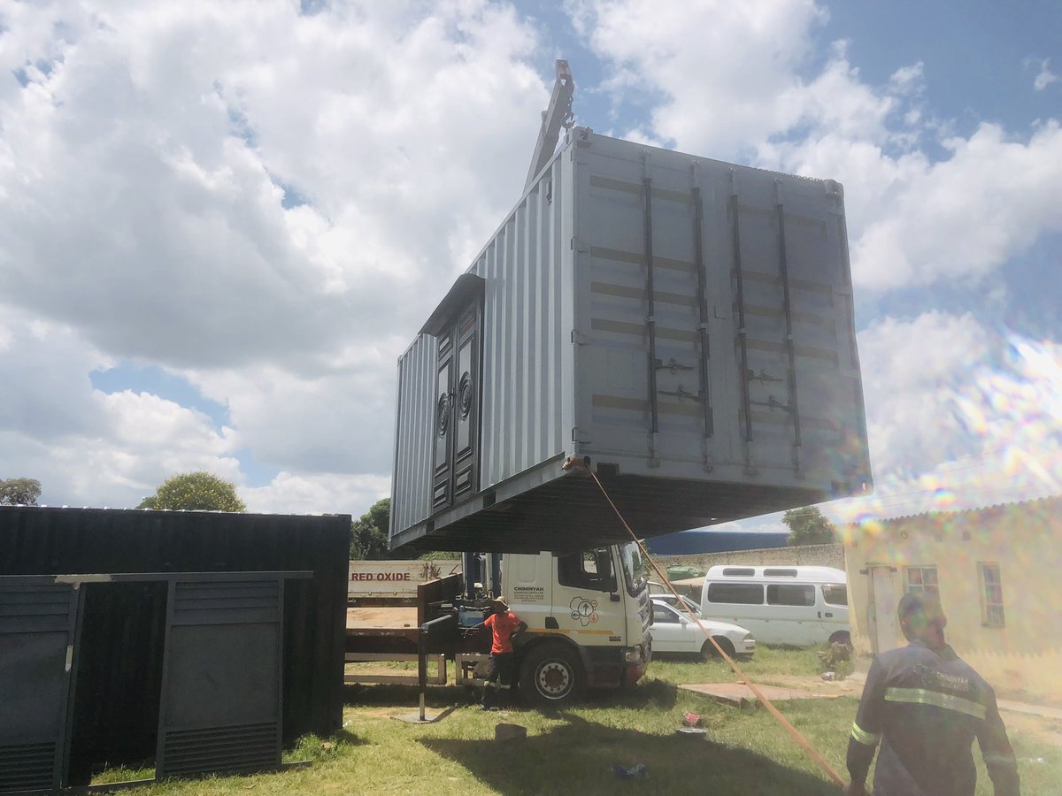 Kurazcontainer1's tweet photo. 20 foot shipping container MOBILE BANKING HALL. @FirstCapitalZim @stewardbank @ZB_Bank @NMBBankZim @CBZHoldings @ReserveBankZIM @mukurudotcom @ZimConstruction @ZimTreasury https://t.co/ihX2PZmheQ
