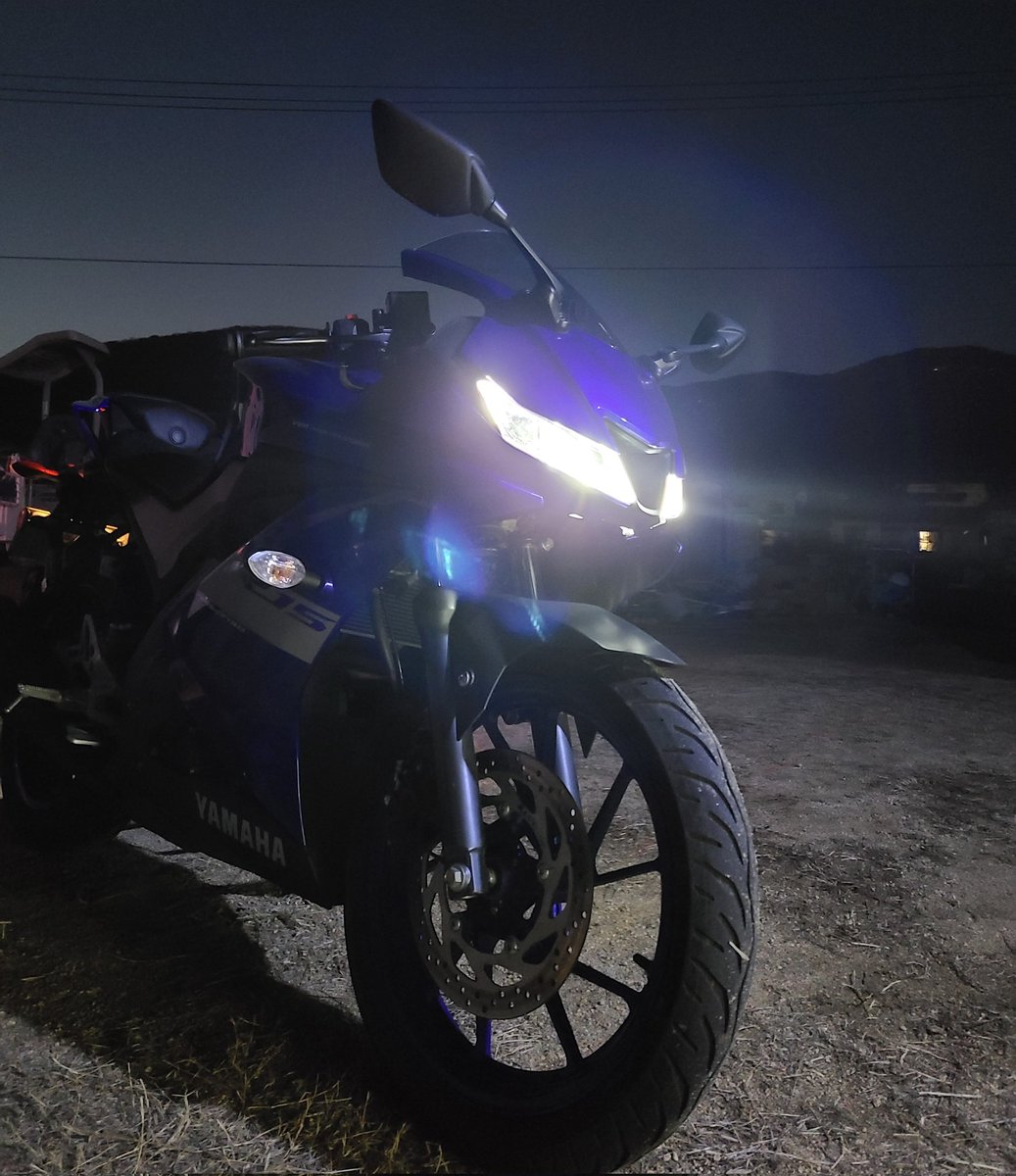 P33624041's tweet photo. 名前:ナオフミ
年齢:平成生まれ
性別:男
住み:備前
車種: yzf-r15
身長:168
好き:バイク・アニメ・映画
一言:150ccという微妙な排気量のバイクの良さを伝えていきたいです♪

#バイク乗りとして軽く自己紹介
#バイク好きと繋がりたい 
#yzfr15 https://t.co/Dm8jUvTzpD