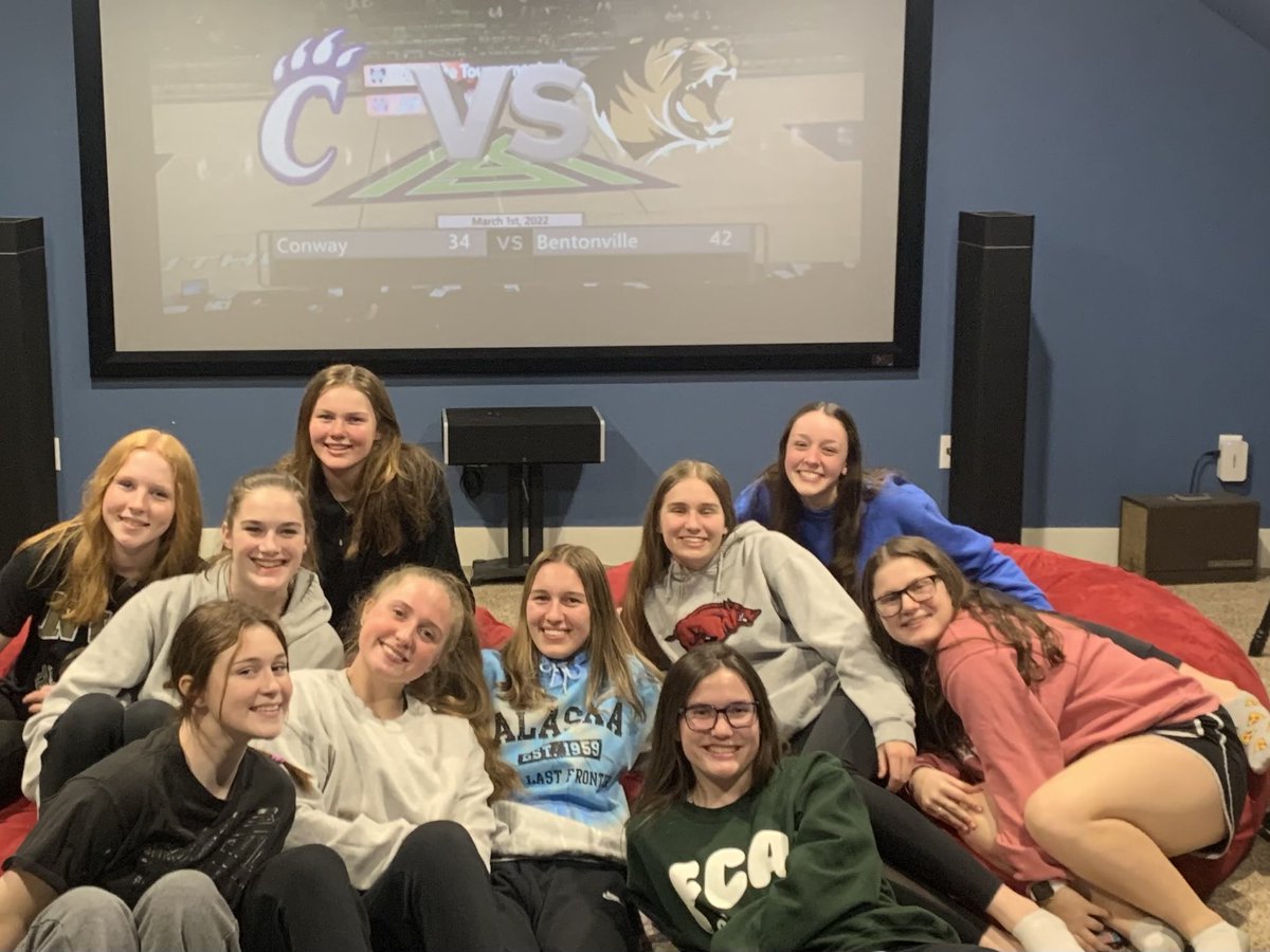 Great watch party supporting ⁦<a href="/WEAREBVILLE/">Bentonville Basketball</a>⁩ playing tonight in Little Rock. ⁦<a href="/BvilleGirlsBB/">Bentonville Girls BB</a>⁩ ⁦<a href="/BHS_TigerPride/">BHS Athletics #TigerDNA</a>⁩