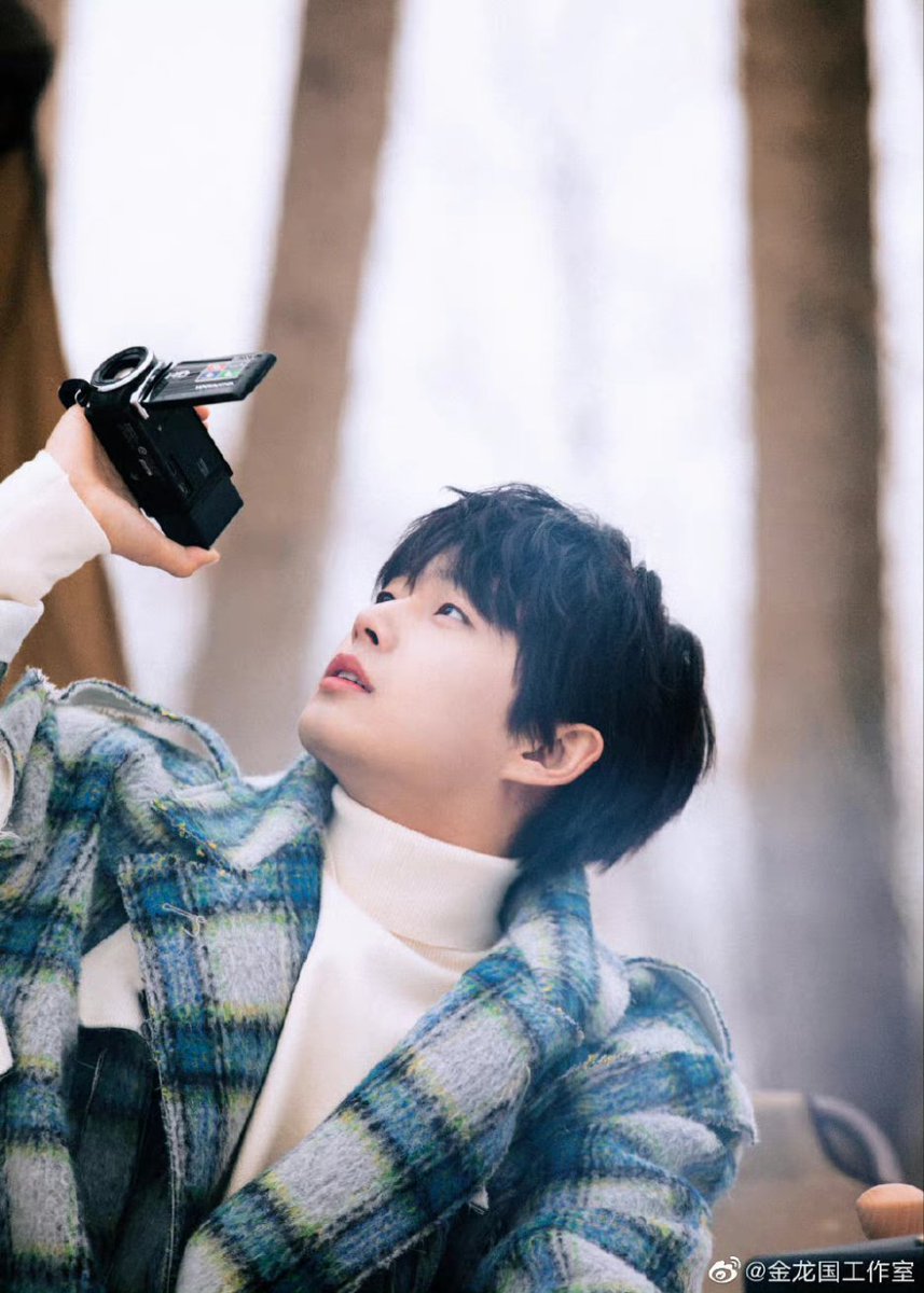 BewithLongguo's tweet photo. นี่มันพระเอกซีรี่ย์ปะนี่ หล่อระเบิดกรุงปักกิ่ง 🎊🎊🎊 https://t.co/BK2YuK1H3W