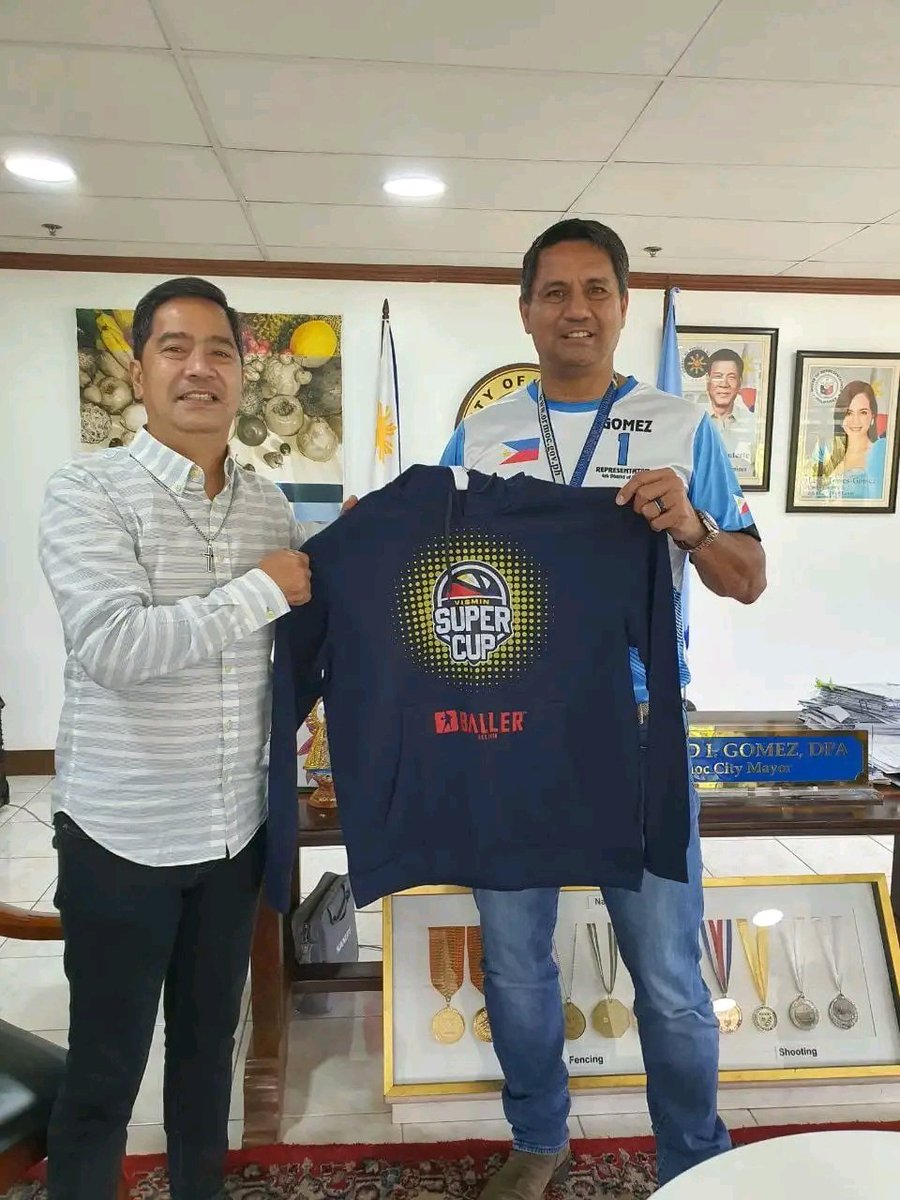 visminsupercup's tweet photo. Pilipinas VisMin Super Cup's commissioner Cris Bautista with Ormoc City Mayor Richard "GOMA" Gomez during MOA signing yesterday with our newest team OCCCI Basketball , OCCCI Ormoc Sheermasters.
#AtoNiBai
#HapitNa https://t.co/OrzbYuIKLV