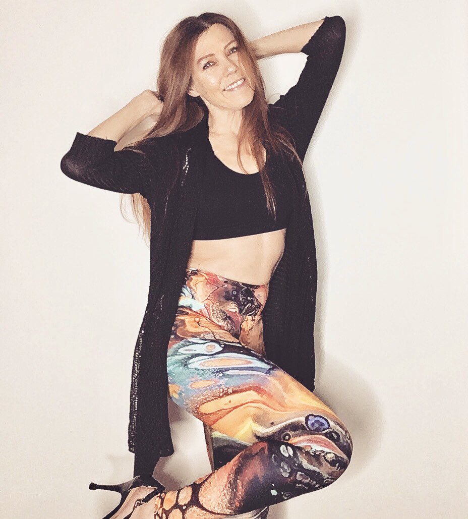 Instagram.com/apparelhollywo…
HollywoodNorthapparel.ca
🎨Wearable Art Athleisure🇨🇦