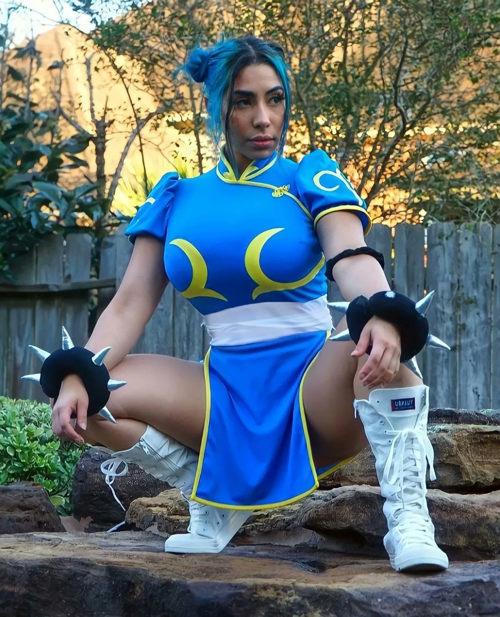 Blacked_Amazon's tweet photo. #cosplay 
#ChunLi https://t.co/F5FwnalzZM