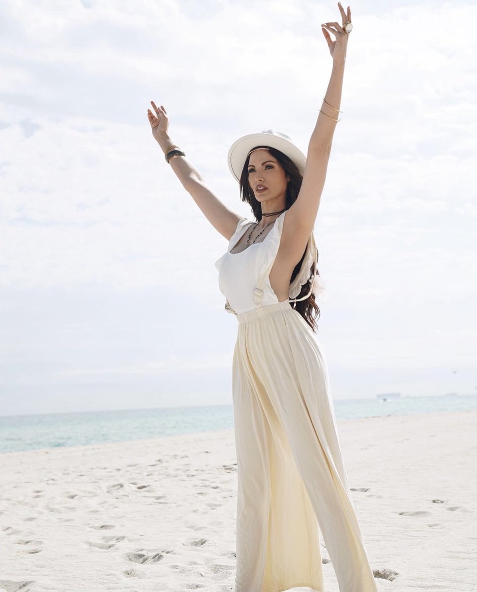 Mañana comienza la Cuaresma y (entre otras cosas) decidí desconectarme de las redes sociales por los próximos 40 días. Gracias por su cariño y respeto 🙏🏻❤️😘