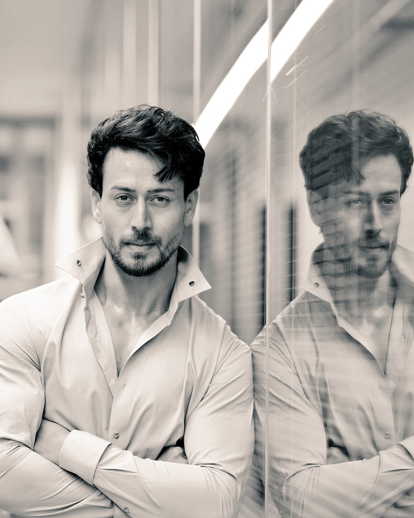  Wish you Happy birthday Tiger Shroff Sir  