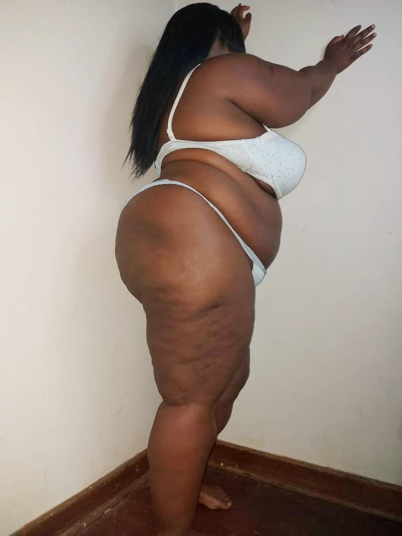 Queenposh10's tweet photo. Its been a while brought back some underboob teaser https://t.co/REjHfz4vrf