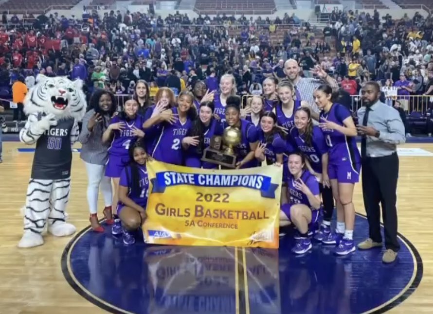 STATE CHAMPS...4-PEAT!!! 
#FinishedBusiness✅ #HISTORYMADE ✅ 💍💍💍💍