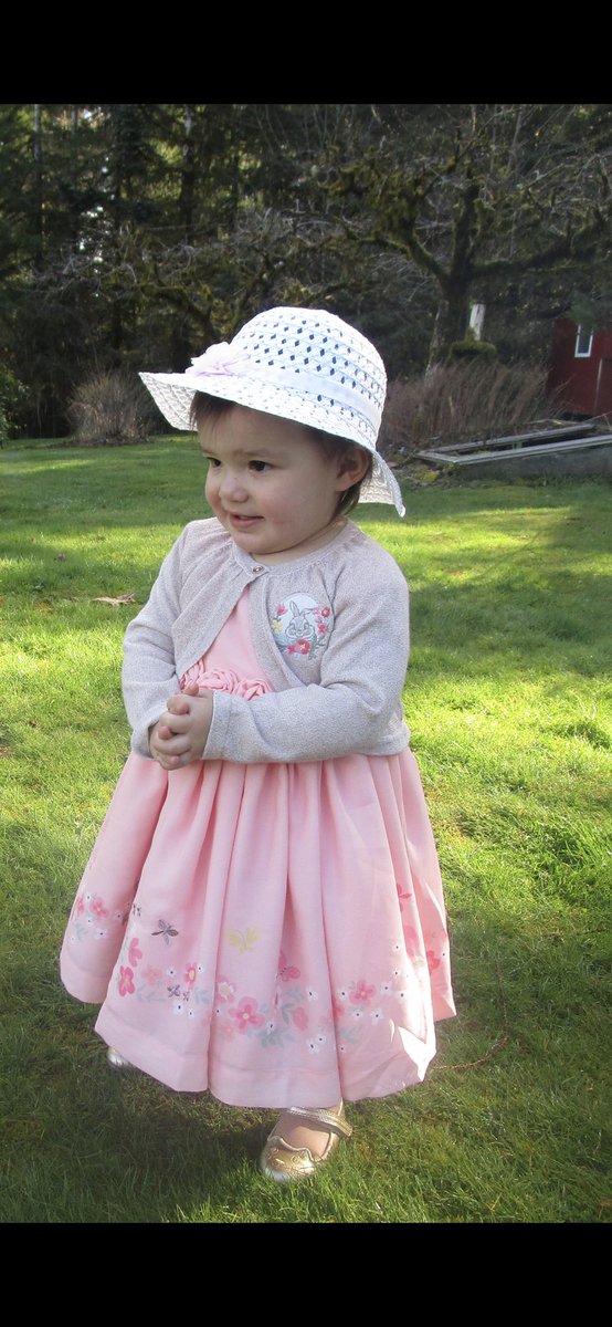 ErikHiles's tweet photo. This was the background on my work computer since Easter 2018. #OakleyCarlson was so sweet. I will never forget this picture. #AnswersforOakley #JusticeForOakley. https://t.co/BYxyODujiv
