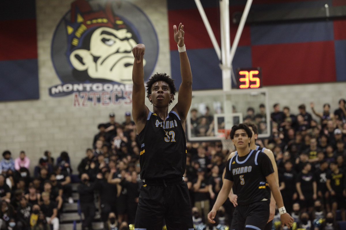 franlys12's tweet photo. Thanks for a great season, blessed to be called a #borderboy and thankful to be able to play with the best coach in San Diego. https://t.co/4rt6IJrWAy