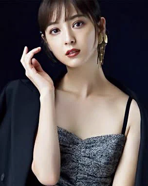佐々木希さんが不倫され新田真剣佑さんが浮気される世界線…意味が分からん！