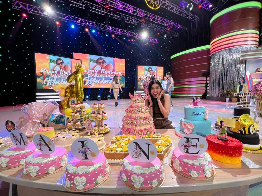 Mainesmbunited's tweet photo. Advance Happy bday @mainedcm  we love you

Thank u s  SMB family s love at support sa ating queen kahit rush go pa din🥰🥰🥰 https://t.co/2GzkJIsVpT