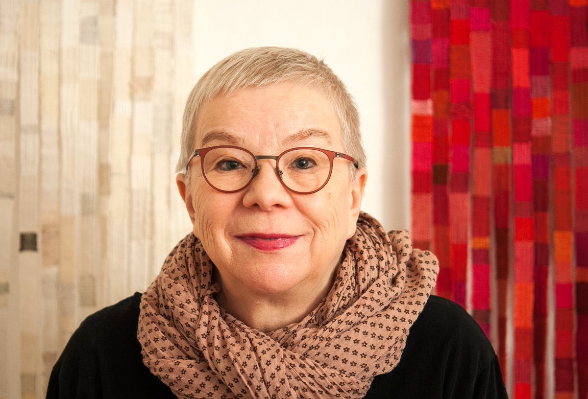 Ornamory's tweet photo. Paljon onnea vuoden tekstiilitaiteilija Riitta Turunen 💐

Tekstiilitaiteilijat TEXO ry on myöntänyt Turuselle Vuoden 2022 tekstiilitaiteilija -palkinnon. 

https://t.co/rMrYMV2IHk

#vuodentekstiilitaiteilija #vuodentekstiilitaiteilija2022 #riittaturunen #texory #ornamo https://t.co/bfO7fmxUio
