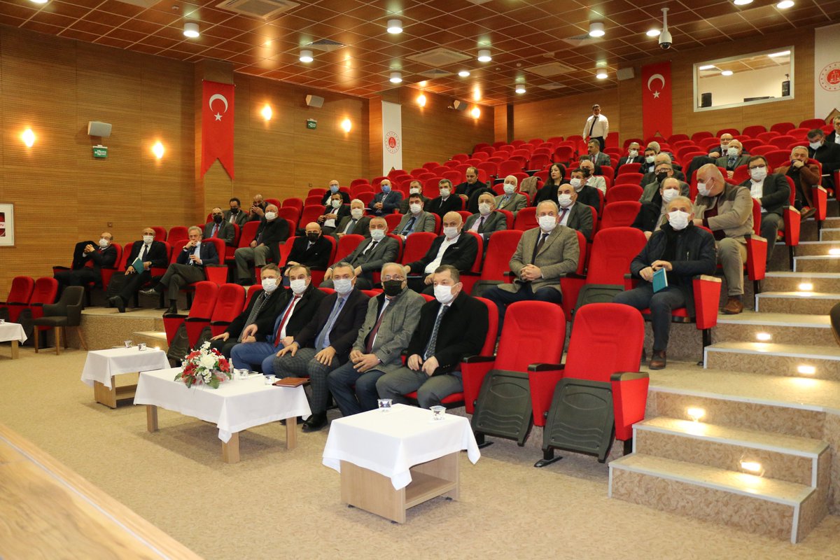 RizePem's tweet photo. Çay İşletmeleri Genel Müdürlüğü Daire Başkanı Ve Fabrika Müdürlerine Yönelik, Kişisel Ve Mesleki Gelişimlerini Artırmaları  Amacıyla Düzenlenen Eğitim Programı, Düzenlenen Törenle Başladı. https://t.co/0uEVDzqKHV