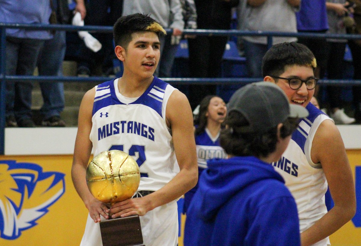 NathanGiese's tweet photo. Photos from @OltonMustangs vs. @nd_lions 
https://t.co/EAvlQFJ3PS https://t.co/xuFKcfT7W4