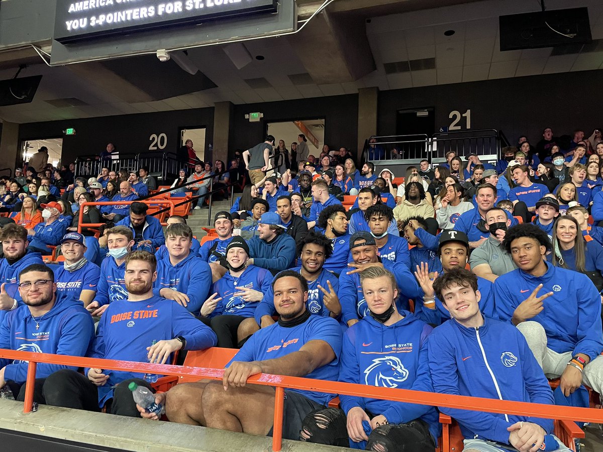 AAFrogDC's tweet photo. Congrats @BroncoSportsMBB !! ExtraMileArena ..🗣👀 #CHAMPS https://t.co/krJ1xVCOHP
