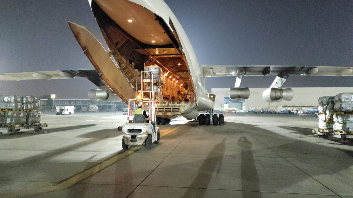 flyskyua's tweet photo. #FLYSKY AIRLINES UKRAINE #UR-FSC#FSU4845#UNHCR# HUMANITARIAN AID#SHARJAH-CHISINAU#UAE-MOLDOVA https://t.co/69Dw2bAp4d