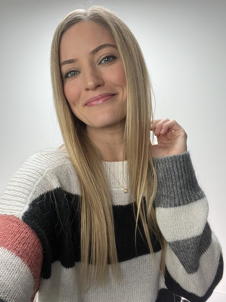 ijustine's tweet photo. Filmed some videos tonight. It took me all day to hype myself up to finally started filming 🤣  I can never keep a normal schedule as much as I try. https://t.co/qucz5tdNai