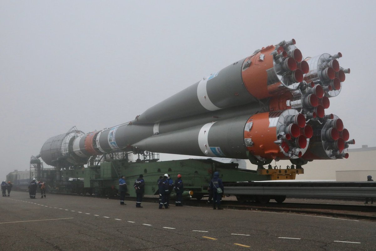SpaceRocket13's tweet photo. Next two launches 🚀🚀    

•SpaceX Falcon 9 rocket will launch  starlink group4-9 (47) satellites from Kennedy Space Center in Florida, at Mar 03,2022 9:35 a.m. EST (14:35 UTC ).

•Soyuz rocket will launch 36 OneWeb satellites ( OneWeb -14).
Launch Time: Mar 04,2022 22:41 UTC. https://t.co/cynsjQxuej