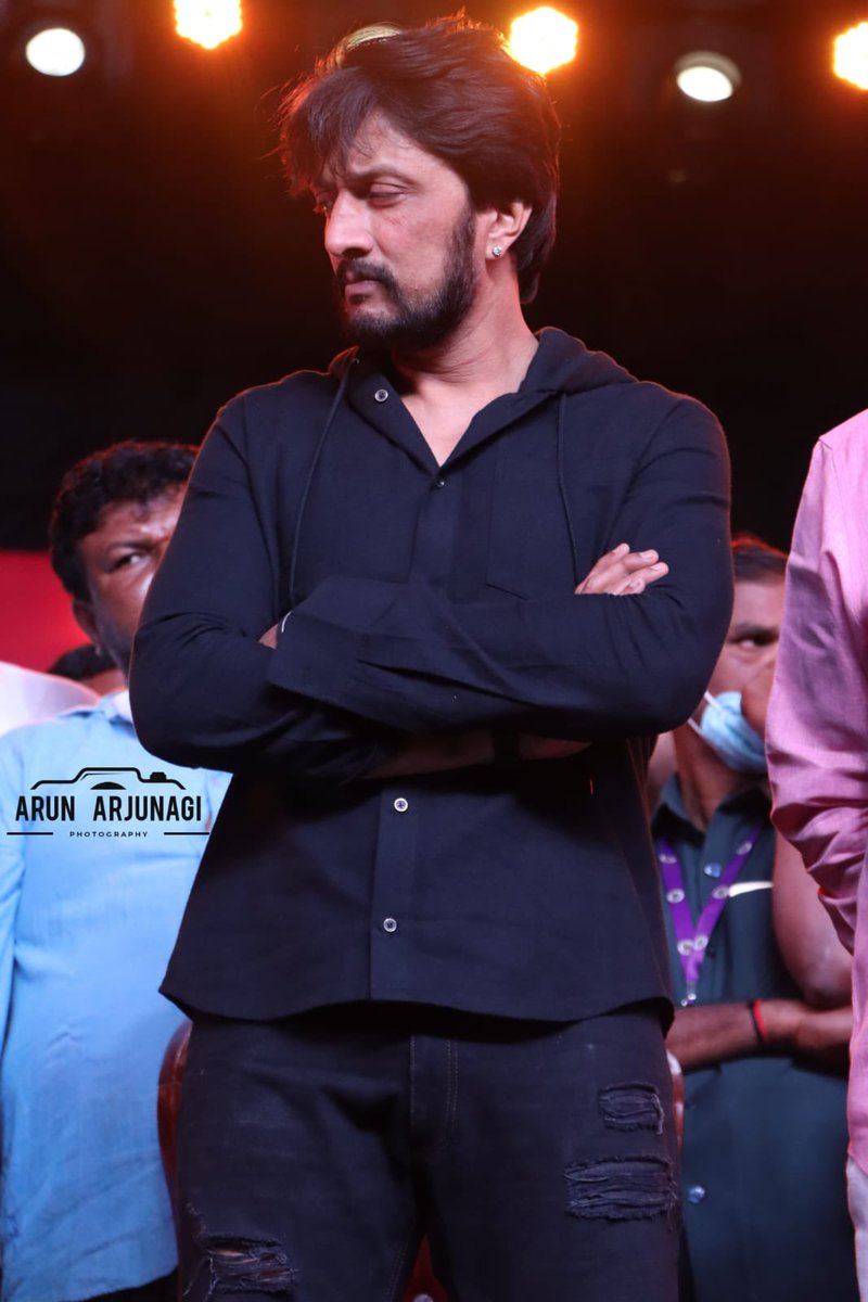 MaluruKsss's tweet photo. Boss 😍❤️

@KicchaSudeep 
#VikrantRona #KicchaSudeep𓃵 #KicchaSudeep #MaluruKsss 
📸 👉 @ArjunagiArun 

Follow us :- @MaluruKsss https://t.co/66YgaV2F9U