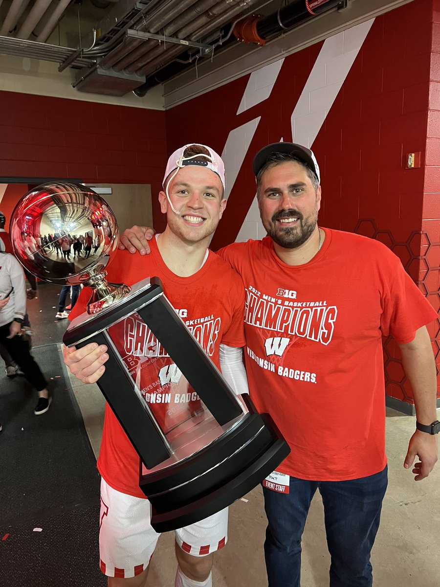 BarstoolBigCat's tweet photo. BRAD https://t.co/QVt9EMSL90