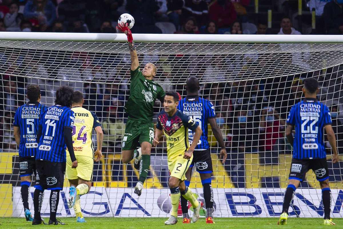 AgenteDeportiv0's tweet photo. ¡PUNTO VALIOSO EN EL AZTECA! 🤝

En tiempo agregado, por la vía penal, Queretaro F.C. consiguió el empate bajo los pies de Ángel Sepúlveda. 

🦅1-1🐔

📷 @MexsportAgency https://t.co/zyCXxbCtcW