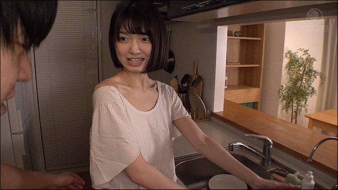 ここまで執拗に乳首こねくり回される女の子初めて見た

こんなん絶対に気持ちいいに決まってるやん…
https://t.co/7PlksM24Db