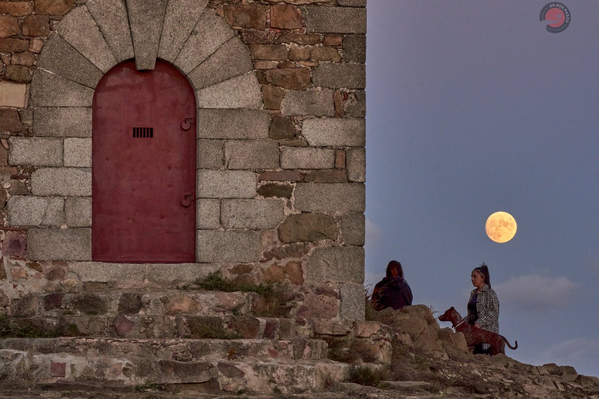 25000pasos's tweet photo. Bon dia, #Badalona
(ermita de Sant Onofre) https://t.co/FdXjekXuPf