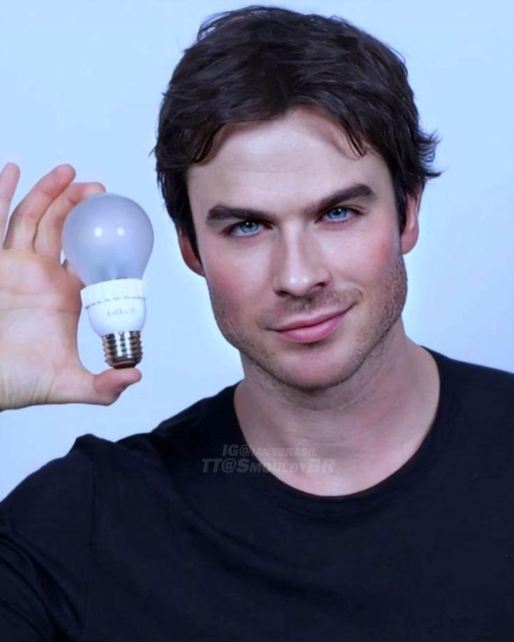 How can anyone look this beautiful just holding a light bulb? 
#iansomerhalder