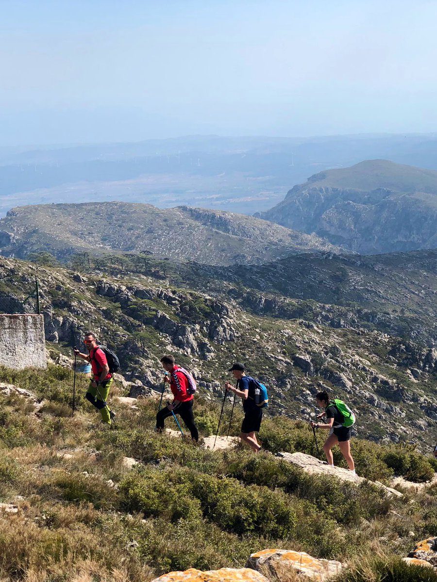 gerson_garrosa's tweet photo. Seguimos sumando experiencias de #senderismo con el grupo de #AFMN en este fantástico territorio.
Creu de Santos (941 m) en la Serra de Cardó.
#EusesCAFE @EUSES_Oficial #CAFYDE https://t.co/c3I6yl4IBo