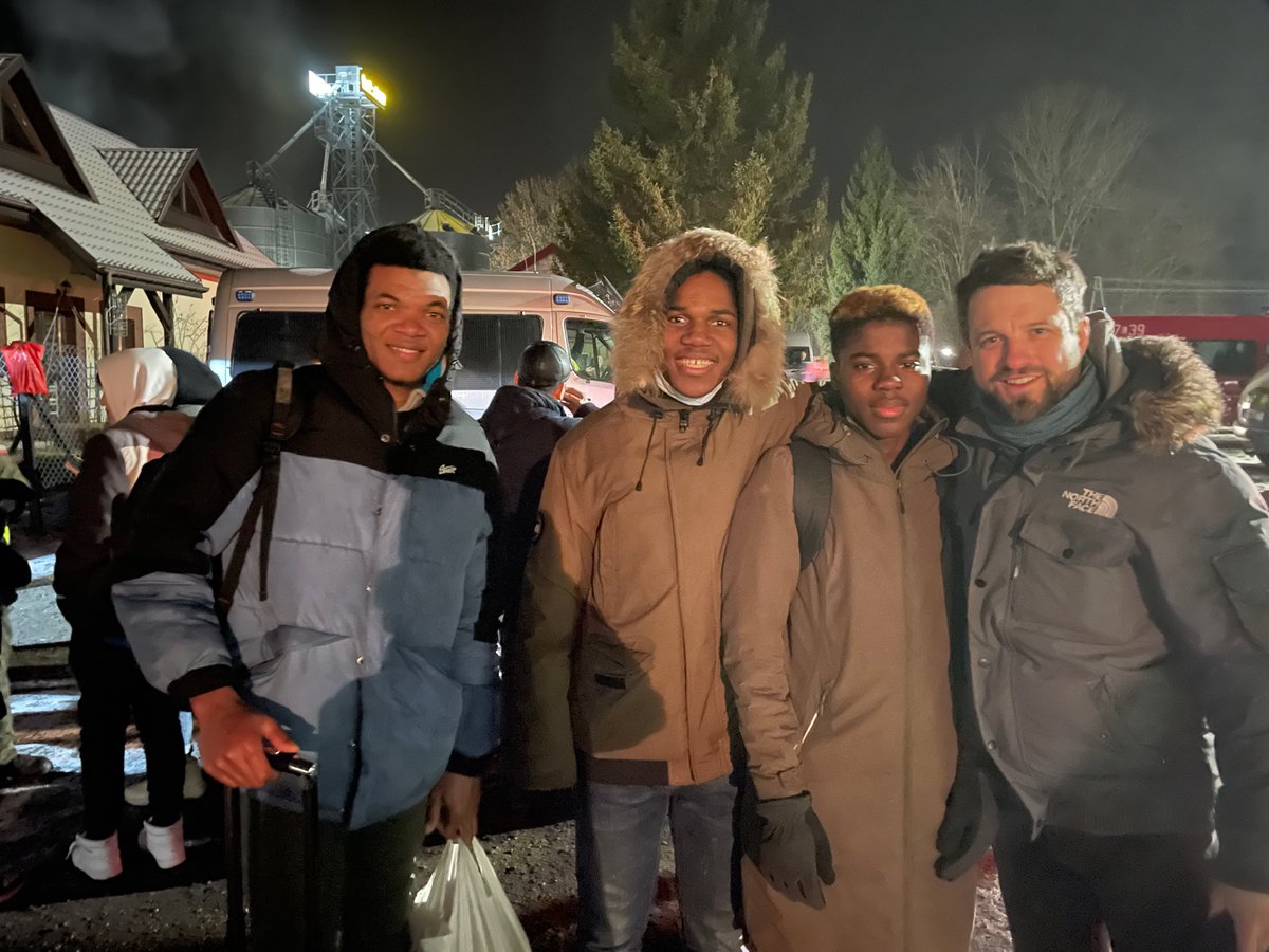 Polish racism at the border?

Ask these 3 Nigerian students who I last night drove to safety what they think of Polish hospitality 🇵🇱❤️

There is a ray of light and it’s white and red 🇵🇱