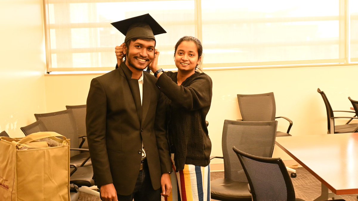 AnushreeM14's tweet image. Congratulations on being Dr. @asimmaity !!! You did it 😀