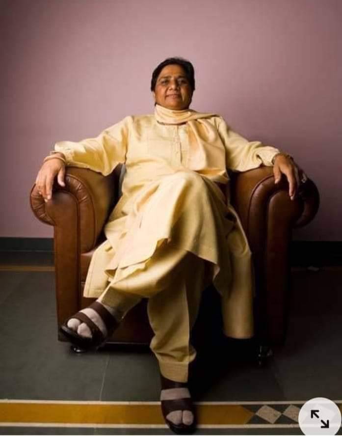 Arvind81Prasad's tweet photo. @Mayawati @satishmisrabsp आएगी तो बसपा
#बहन_जी_आ_रही_हैं https://t.co/mQEvTeNJOw