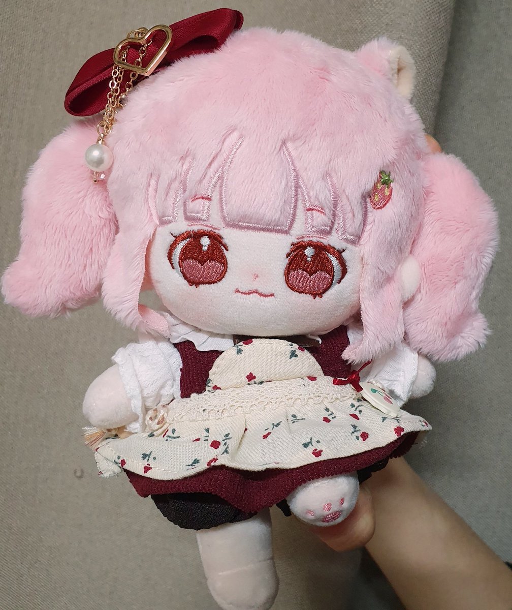 오늘이 바로 상큼발랄 베티 데려갈 마지막 기회!!!!🍓

#무속성_베티 #국내_무속성 #솜솜찻집 #15cm인형