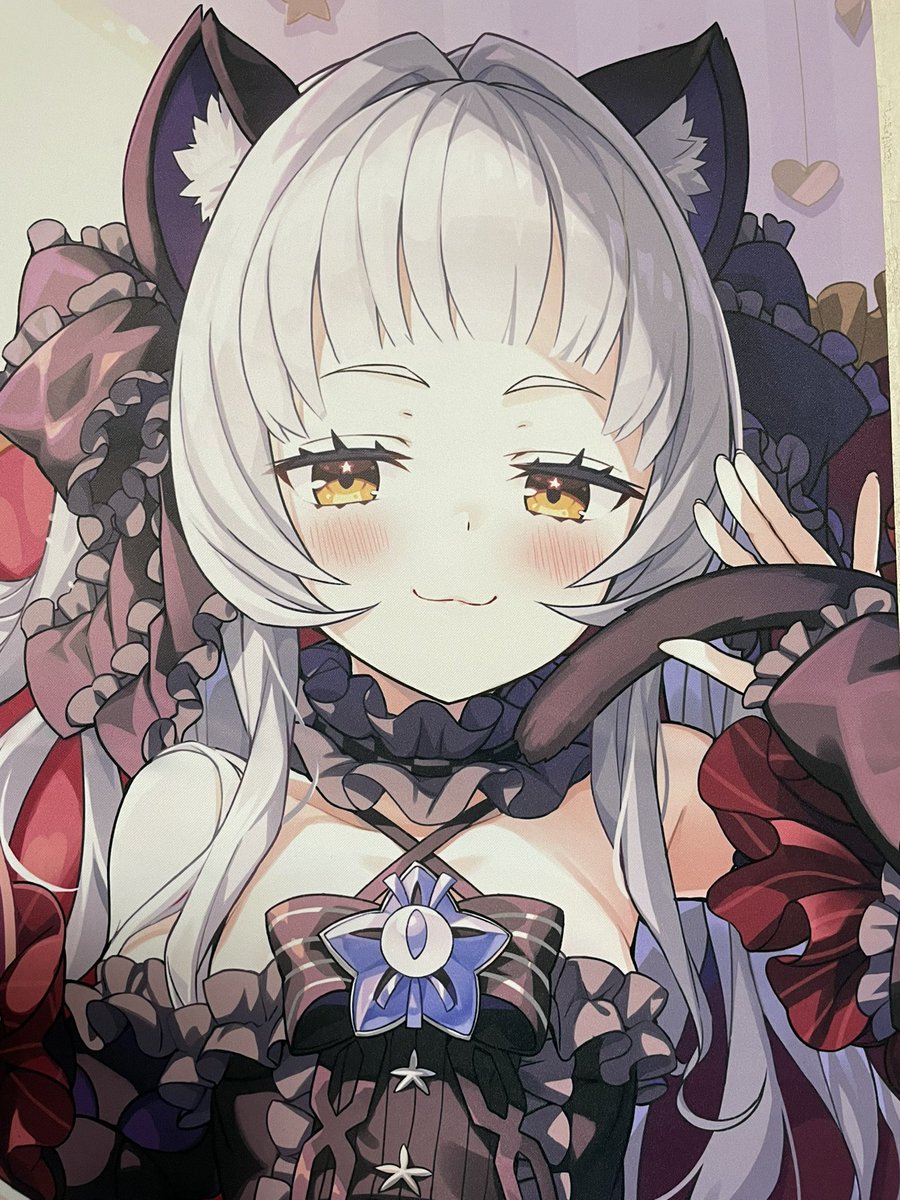 届いたーー!!
華麗なるいい女の紫咲シオンちゃんの華麗なるタペストリーが!
がわ゛い゛い゛〜!!表情がほんとシオンちゃん!!
太もも愛を感じる……
シンドロームとかメイドシオンも太もも丸見えだし……
Tam-U先生、太もも好きなんだろうなぁ。本当にありがとうございます!夏コミも楽しみです! 