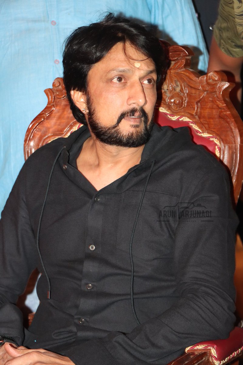 KSFA_Raichur's tweet photo. Boss 😍❤️
Yesterday' #Mahashivratri function held in J P park .. 📸
@KicchaSudeep 
#VikrantRona #KicchaSudeep𓃵 #KicchaSudeep #YesterdayPics 

📸 👉 @ArjunagiArun https://t.co/TVicBXkbvh