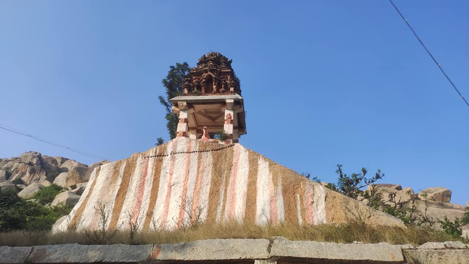 KolarTourism's tweet photo. ಕೋಲಾರ ಜಿಲ್ಲೆಯ ಕೋಲಾರ ತಾಲ್ಲೂಕಿನ ತೇರಹಳ್ಳಿ ಗ್ರಾಮದ ದೇವಾಲಯ https://t.co/csqbNizdrZ