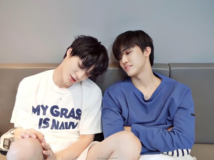 423hours's tweet photo. ✦ nomin scenario au // life with you.

jmin decided to share his love life on twitter, mostly because jno is a completely different person when he’s with him and also because he thinks that their relationship is weird and cute. https://t.co/OlBcq49DPJ