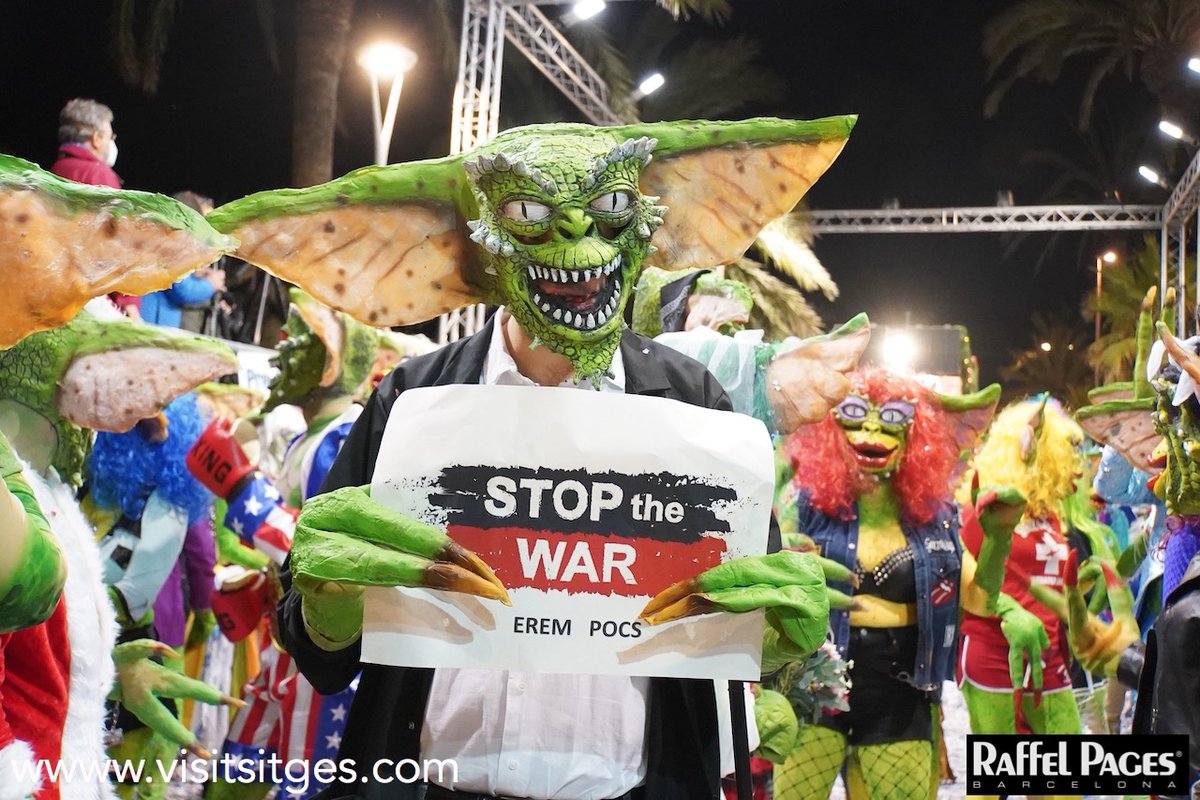 VisitSitges's tweet image. La Rua de l’Extermini, la darrera cita més multitudinària del Carnaval de Sitges es va celebrar ahir dimarts al llarg de 4.40h sense incidències remarcables
visitsitges.com/ca/rua-extermi…
La desfilada va tenir 1 minut de silenci com a mostra de rebuig x l'atac militar rus a Ucraïna