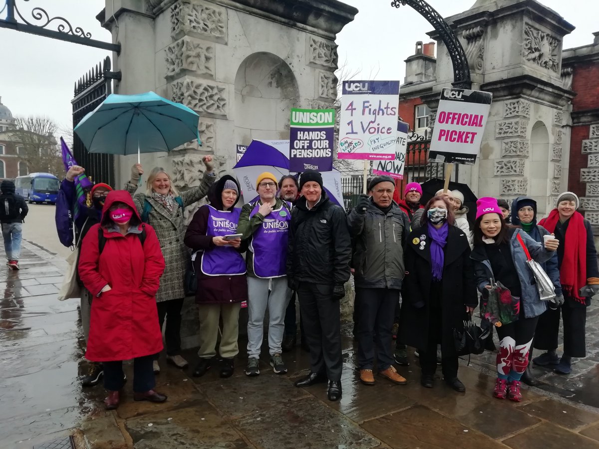 justinemercer11's tweet photo. Great to be at @ucugreenwich picket for #FourFights. Student numbers are up but staff workloads are through the roof. 50 hour weeks are now routine and crushing for health and wellbeing. @UHEGreenwich were also on strike over #uss. #UCUstrike https://t.co/aWX8G5le7a